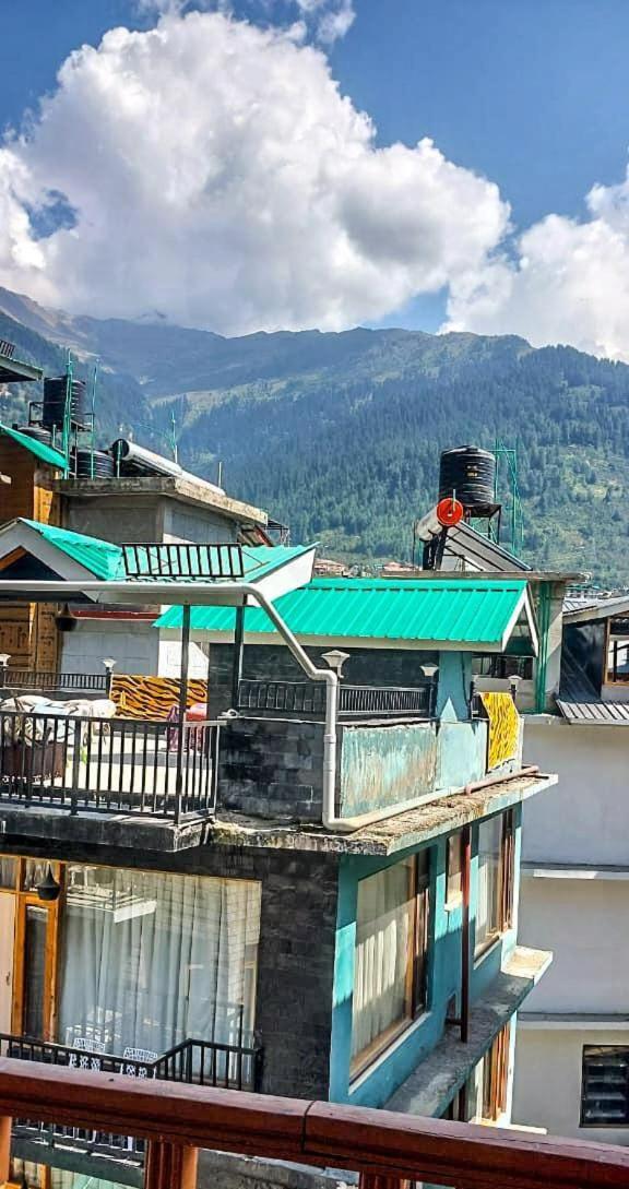 Отель The Red Apple Manali Экстерьер фото