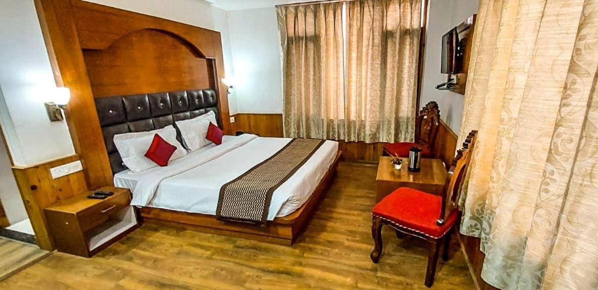 Отель The Red Apple Manali Экстерьер фото